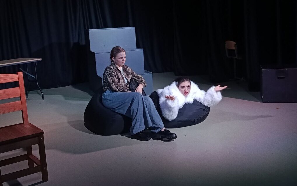 Студенты театрального факультета показали выпускной спектакль «Прощай, овраг»