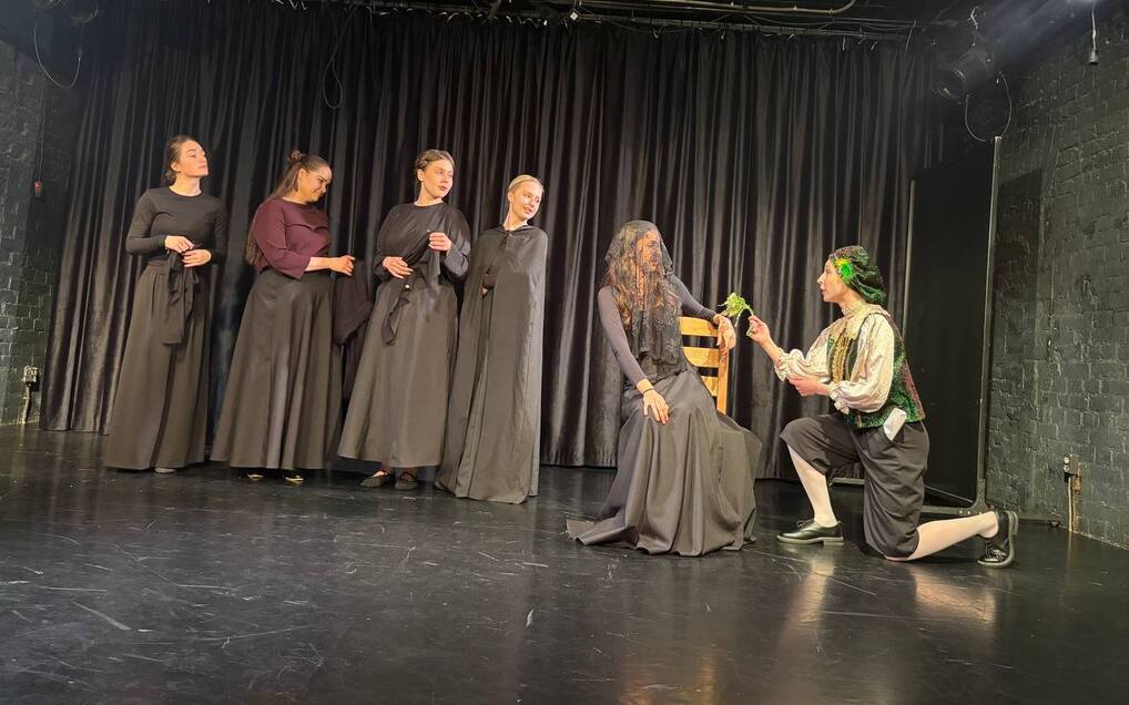Студенты театрального факультета представили отрывки пьес Шекспира на сцене Театра современной драматургии