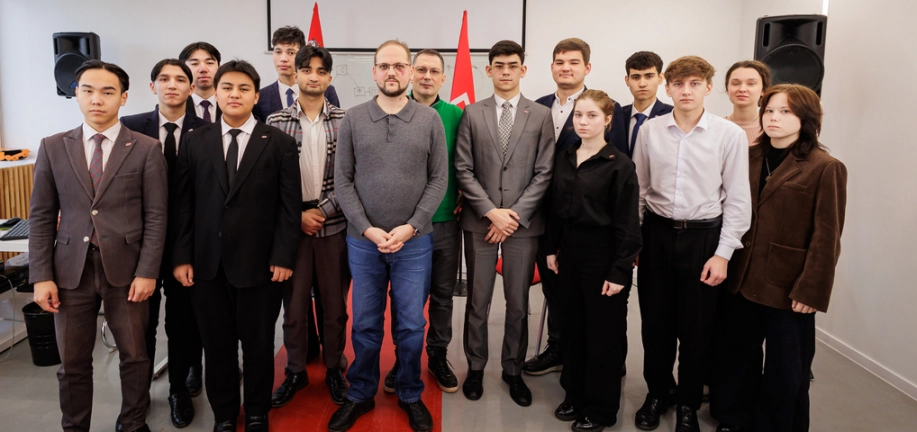 Спортивный комментатор Алексей Володин рассказал студентам «Синергии» о трендах профессии