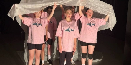 Студенты театрального факультета представили премьеру спектакля «Челюсти»