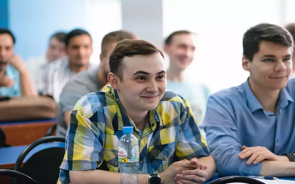 Студентов факультета ИТ приглашают пройти стажировку в Сколково