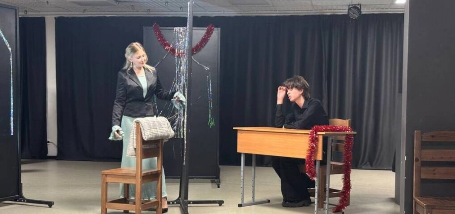 Третьекурсники театрального факультета показали спектакль «Вьюга московских сердец»