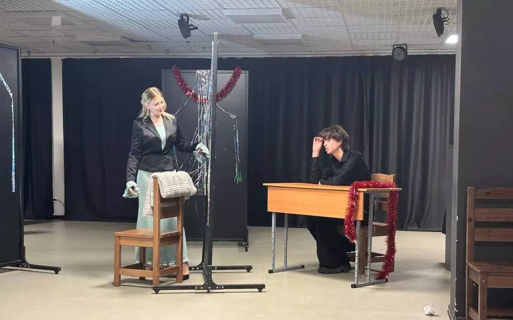 Третьекурсники театрального факультета показали спектакль «Вьюга московских сердец»