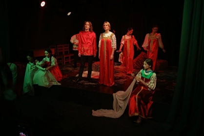 Студенты театрального факультета представили программу по стихам Есенина