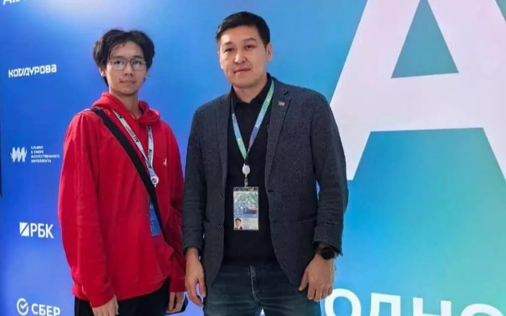 Студент цифрового колледжа из Якутска принял участие в международном форуме по ИИ