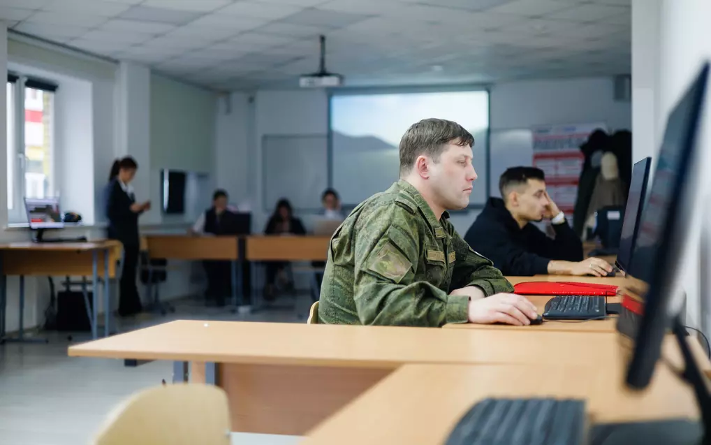 Университет «Синергия» запустил платформу для подбора гражданских профессий ветеранам СВО