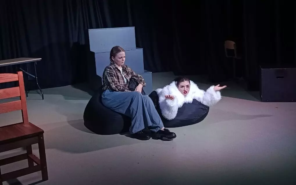 Студенты театрального факультета показали выпускной спектакль «Прощай, овраг»