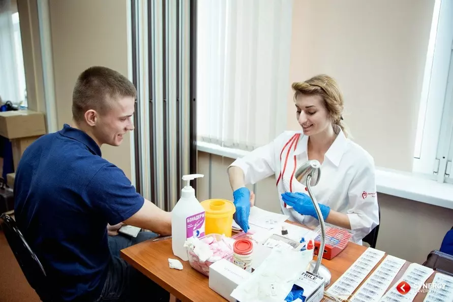 Чем отличается фельдшер от медсестры: сходства и различия в образовании, компетенциях и обязанностях