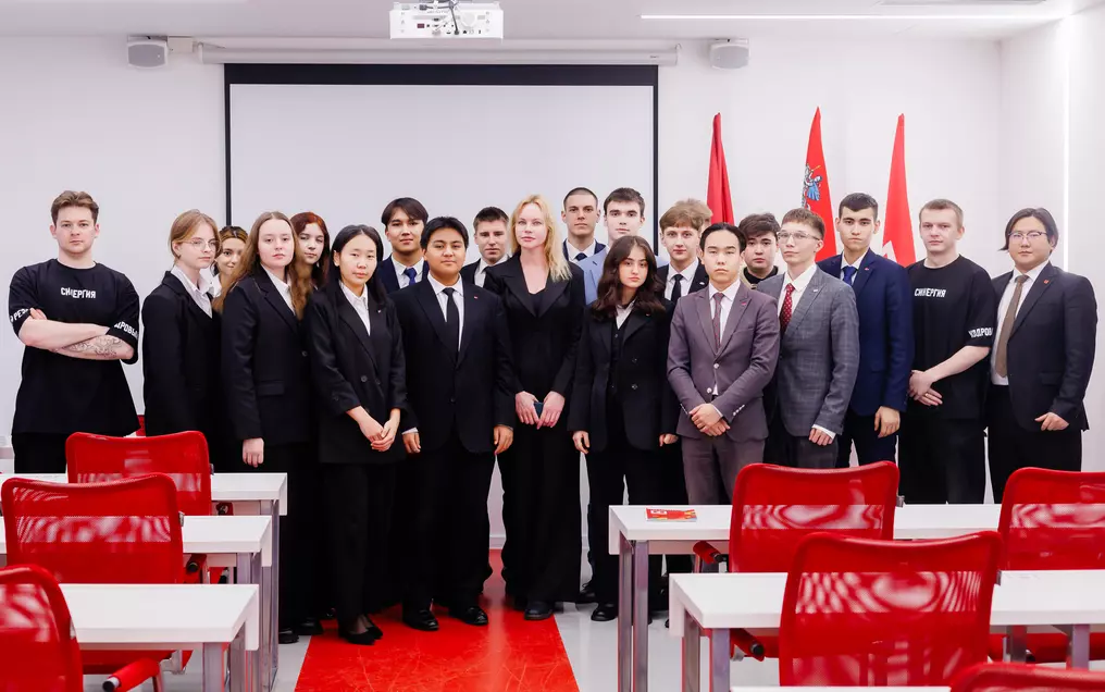 Студенты «Синергии» встретились с победительницей конкурса «Лидеры России» Александрой Родионовой