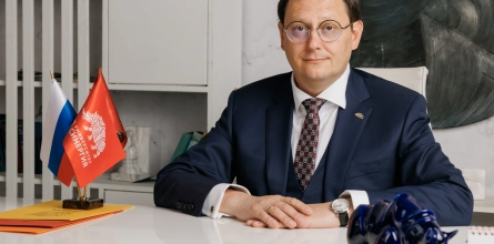 Поздравление ректора Университета «Синергия» Артёма Васильева с Новым годом и Рождеством