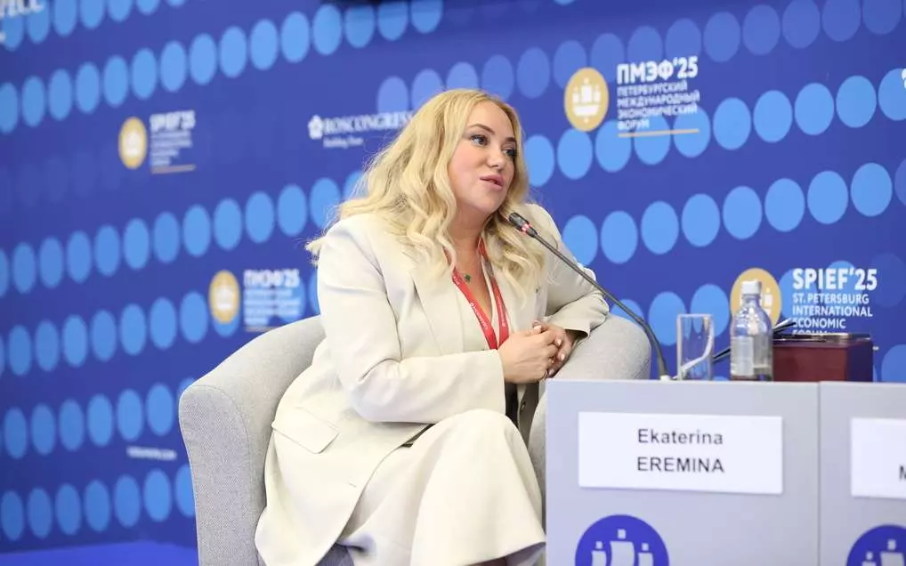 Директор факультета логистики модерировала ключевую транспортную сессию на ПМЭФ