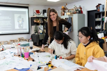 На факультете дизайна и рекламы провели мастер-класс для студентов из Китая