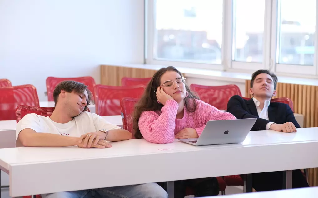 Опрос «Синергии»: каждый четвертый студент чувствует сильную сонливость на парах