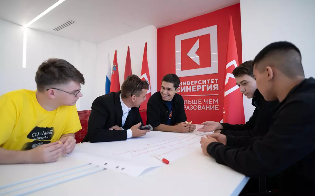 «Синергия» стала крупнейшим университетом России по числу студентов — 43 тыс. человек
