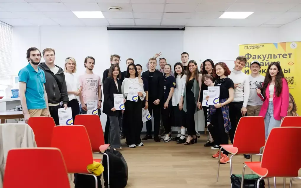 Студенты факультета дизайна и рекламы представили проекты для выставки «Русский Дом»