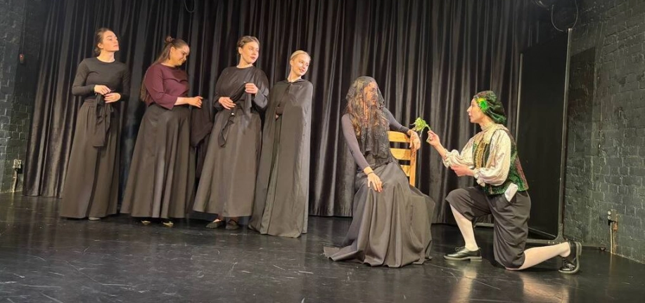 Студенты театрального факультета представили отрывки пьес Шекспира на сцене Театра современной драматургии