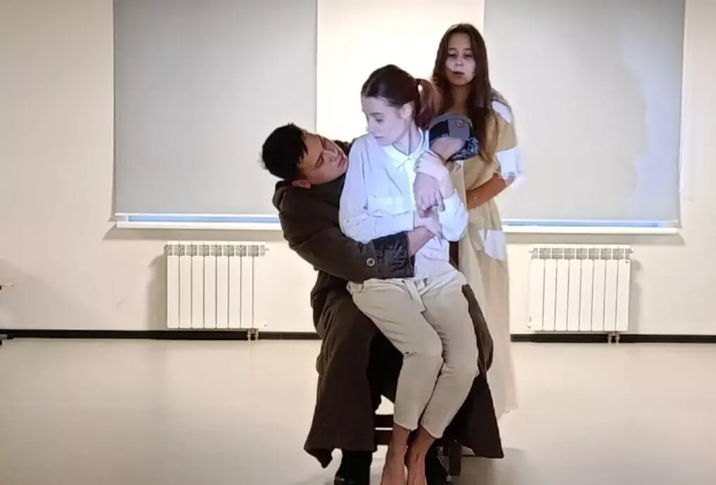 Студенты театрального факультета представили постановку по мотивам гоголевской «Шинели»