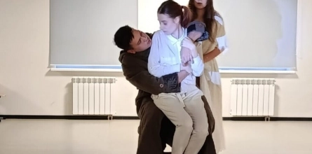 Студенты театрального факультета представили постановку по мотивам гоголевской «Шинели»