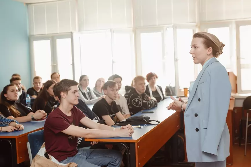11 курсов для детей и подростков: от английского языка до программирования