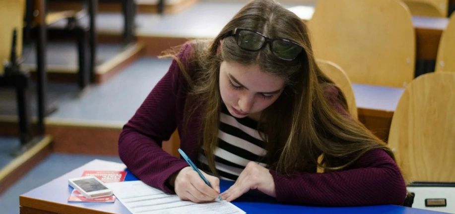 Кем работать не по специальности вуза и хорошо зарабатывать