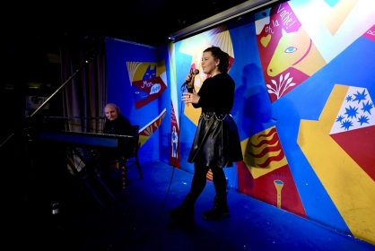 Студенты факультета кино представили мини-спектакль «Мешочек для запахов» в клубе «Шагал»