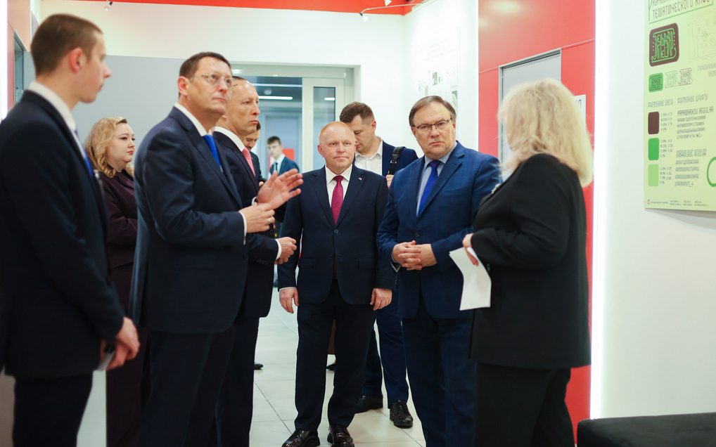 Заместитель министра науки и высшего образования РФ Дмитрий Афанасьев посетил Университет «Синергия»