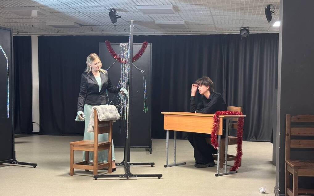 Третьекурсники театрального факультета показали спектакль «Вьюга московских сердец»